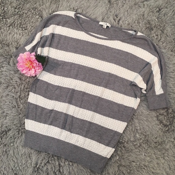 Forever 21 Sweaters - XXI (P-17) Large Blouse Gray White Stripes